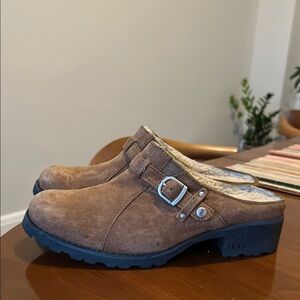 UGG Lila Brown Suede mules